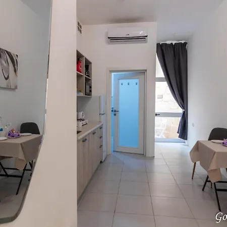 R1103 Ta Melina Apartment *
