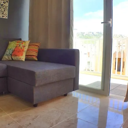 R1103 Ta Melina